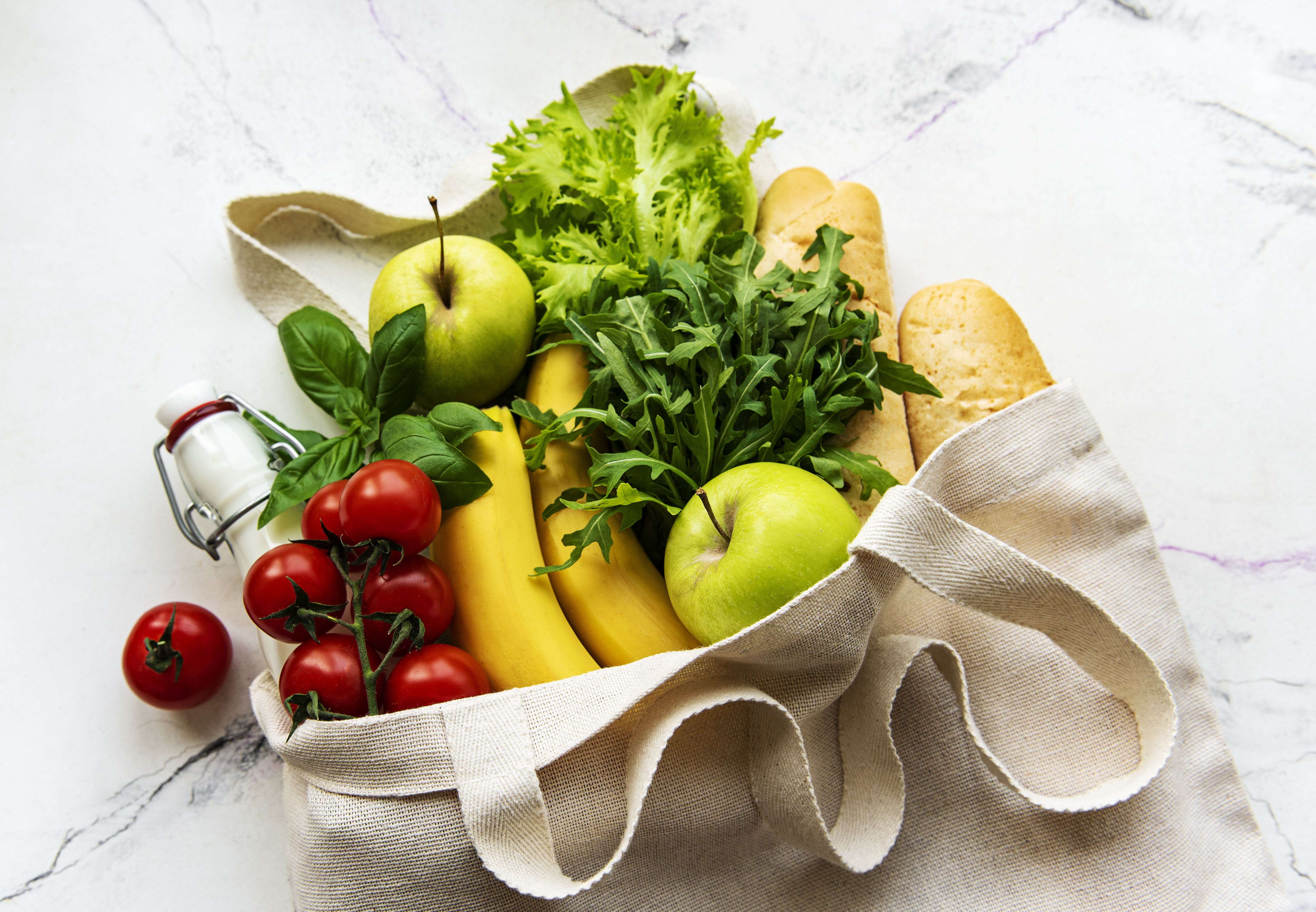 10 Ways to Lower Your Grocery Bill Without Cutting Quality